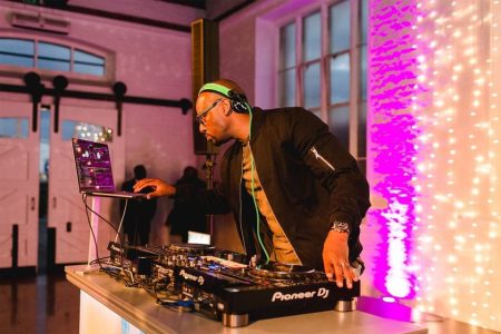 How to Choose the Right Las Vegas DJs for Your Wedding Reception